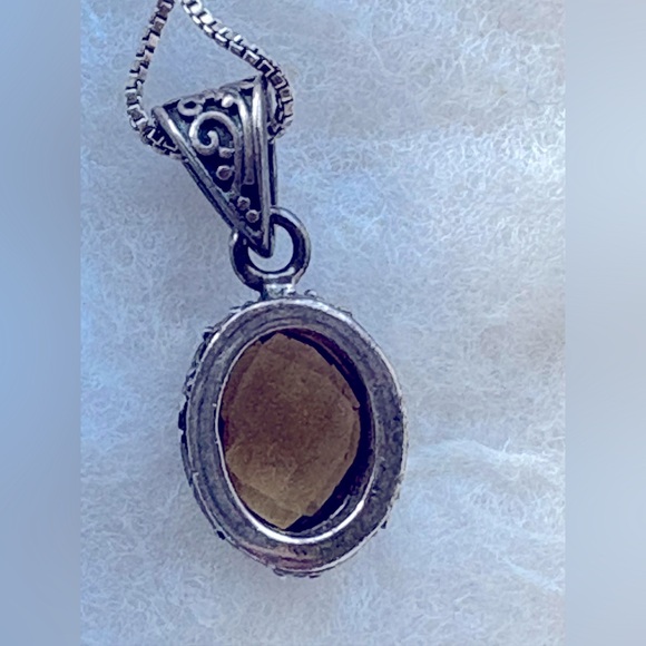 Elegant 925 Sterling Silver chain and faceted oval Citrine Pendant Necklace. - Picture 6 of 7